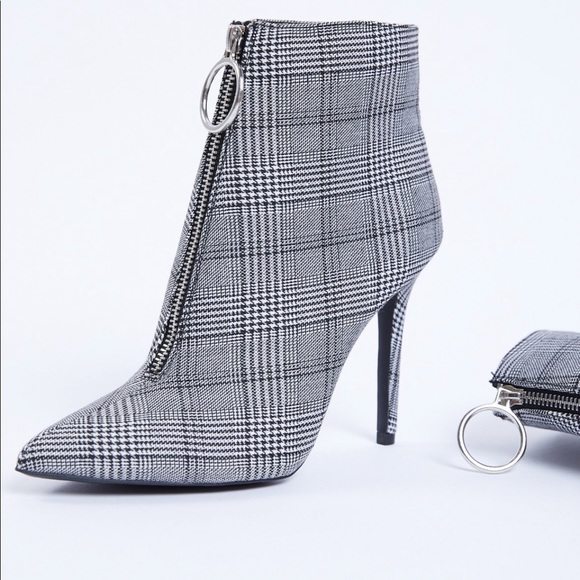 Qupid Shoes - 🤩SALE Plaid Stiletto Booties O Ring